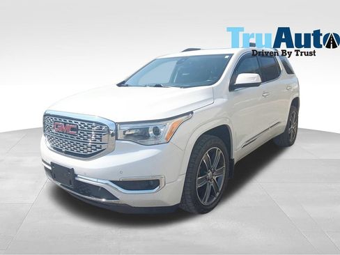 Used 2019 GMC Acadia Denali w/ Technology Package AWD/4WD image 3