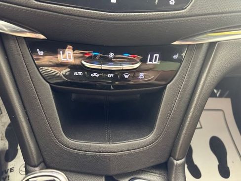 Used 2020 Cadillac XT5 Premium Luxury AWD/4WD image 11