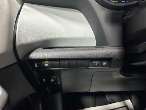 Used 2025 Toyota Sienna XSE image 17