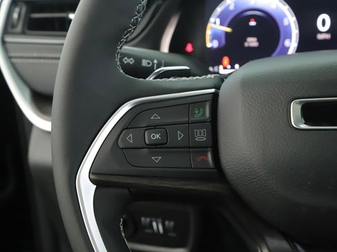 New 2026 Jeep Grand Cherokee Altitude image 10