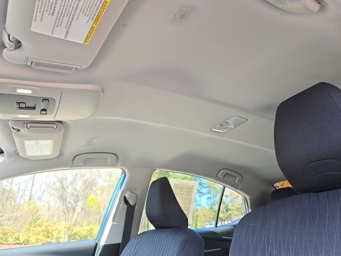 Used 2025 Toyota Camry LE image 32