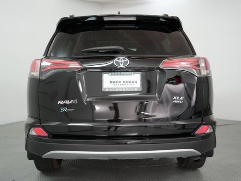 Used 2017 Toyota RAV4 XLE image 8
