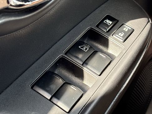 Used 2013 Nissan Versa SV image 35