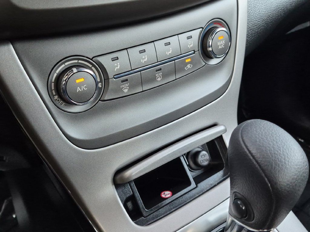 Used 2014 Nissan Sentra S FWD image 25