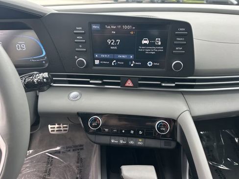 Certified 2025 Hyundai Elantra Sport image 20