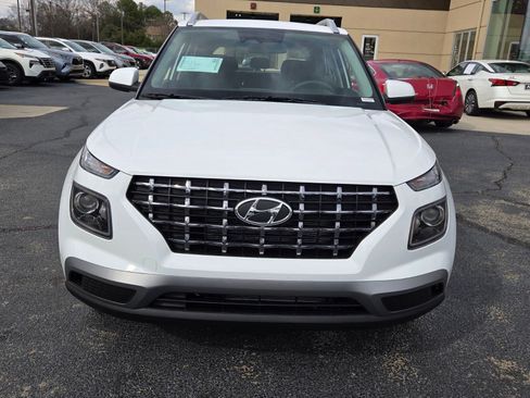 New 2026 Hyundai Venue SEL FWD image 2