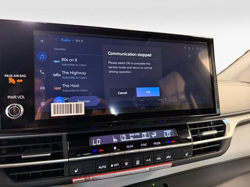 Certified 2026 Toyota Sienna XLE FWD image 17