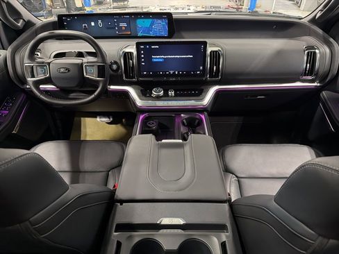 New 2026 Ford Expedition Platinum w/ Stealth Performance Package AWD/4WD image 2