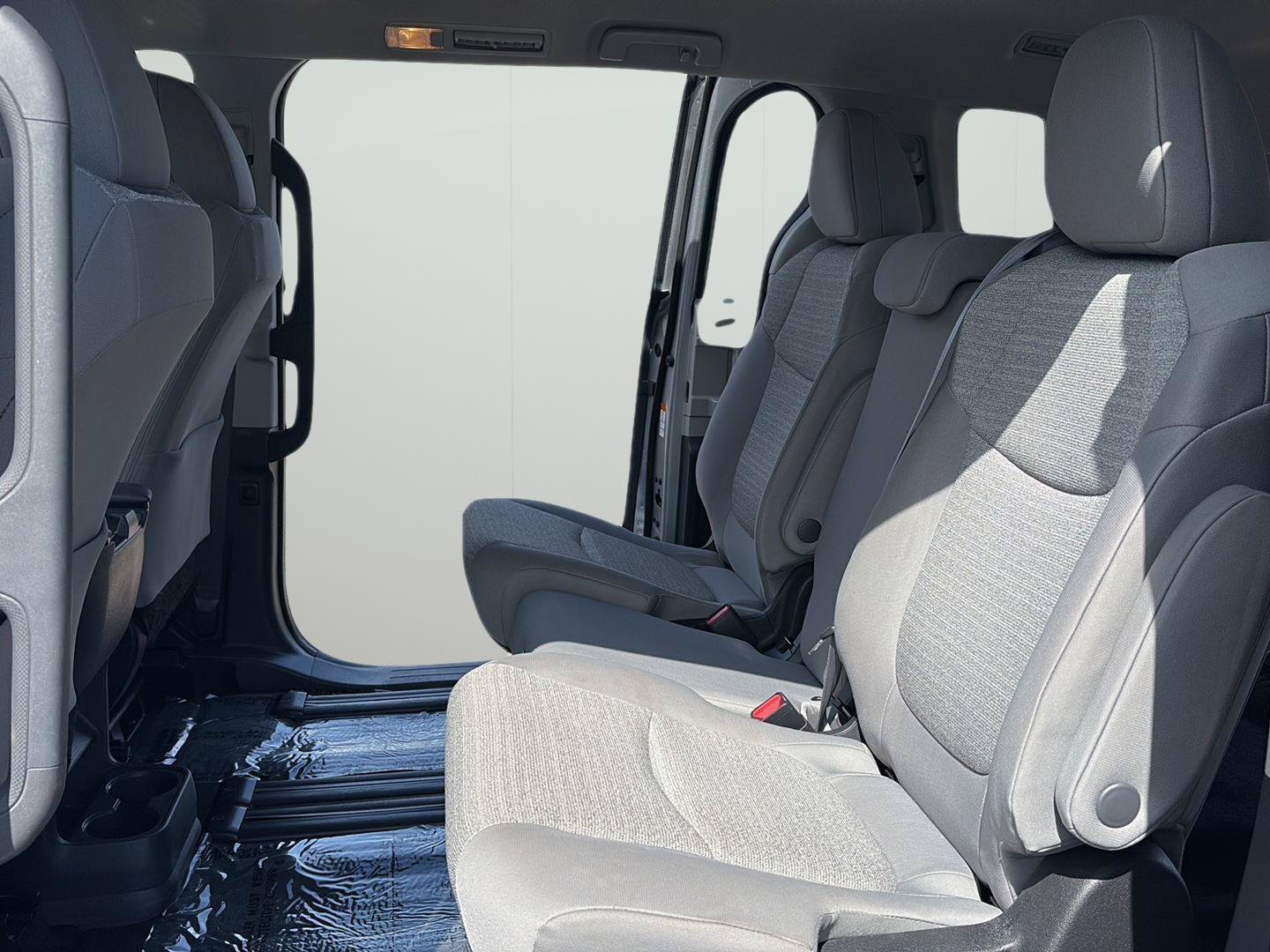 Used 2022 Toyota Sienna LE AWD/4WD image 18