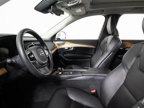 Used 2023 Volvo XC90 B6 Plus w/ Protection Package Premier image 11