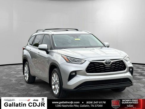 Used 2020 Toyota Highlander Limited AWD/4WD image 3