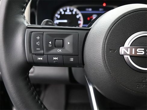 Used 2025 Nissan Pathfinder SL image 28