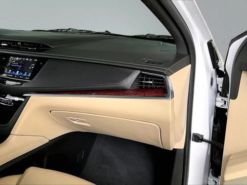 Used 2019 Cadillac XT5 Luxury FWD image 23