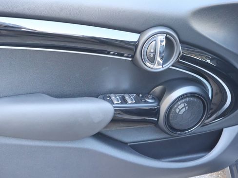 Used 2022 MINI Cooper S w/ Premium Package image 14