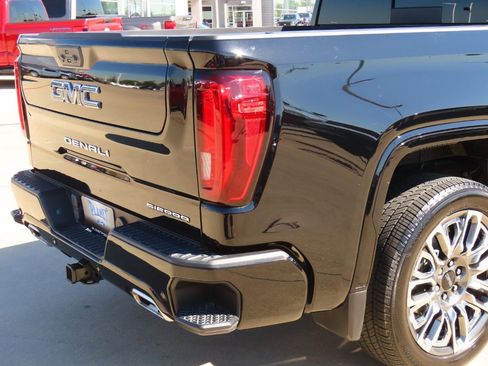 Used 2024 GMC Sierra 1500 Denali Ultimate image 12
