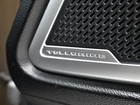Used 2020 Kia Telluride EX AWD/4WD image 33