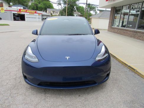 Used 2021 Tesla Model Y Performance AWD/4WD image 2