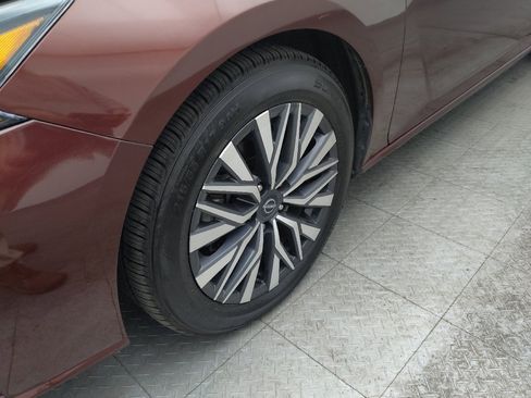 Used 2024 Nissan Altima 2.5 SV image 31