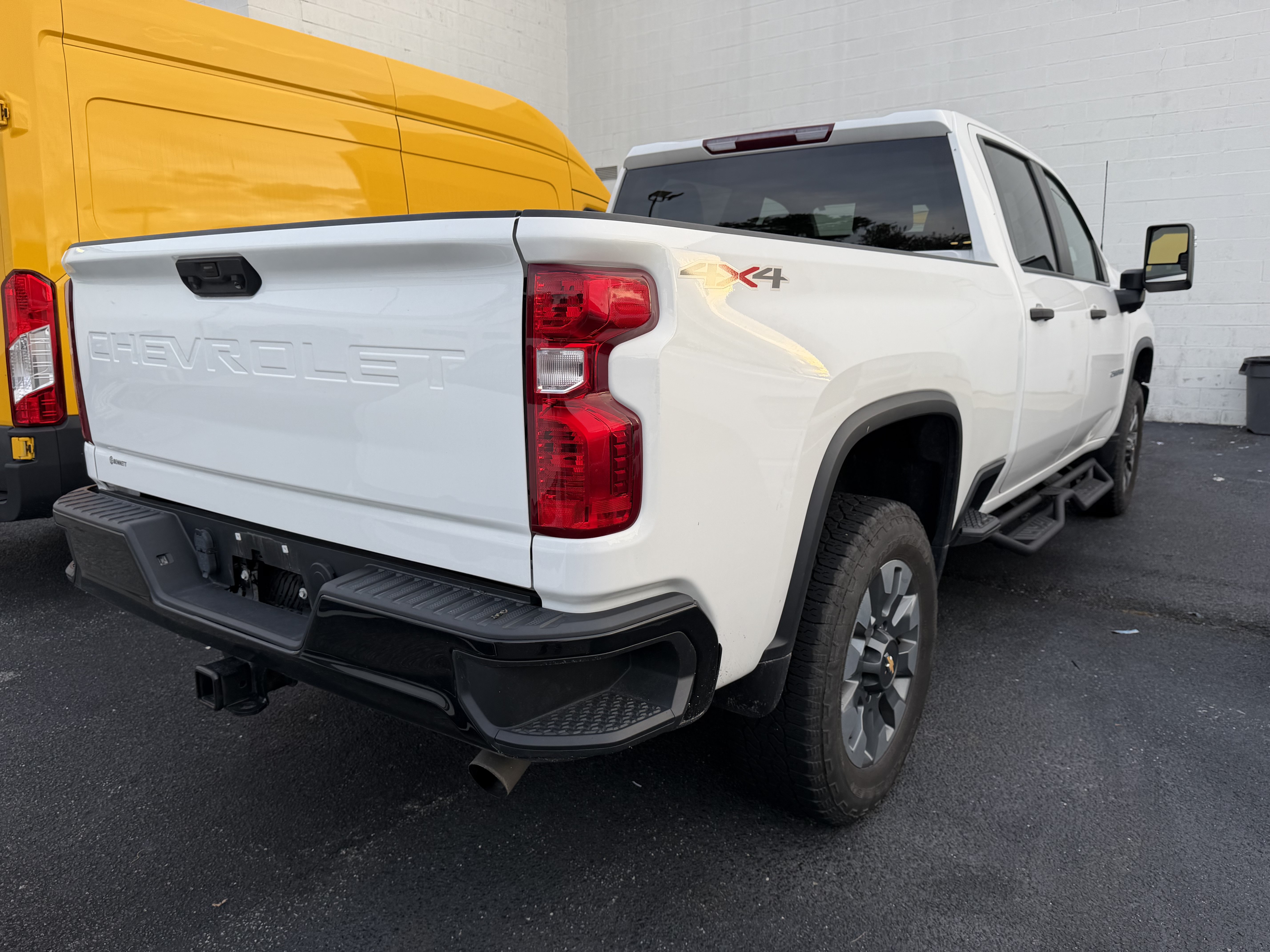 Used 2023 Chevrolet Silverado 2500 Custom w/ Custom Convenience Package AWD/4WD image 18