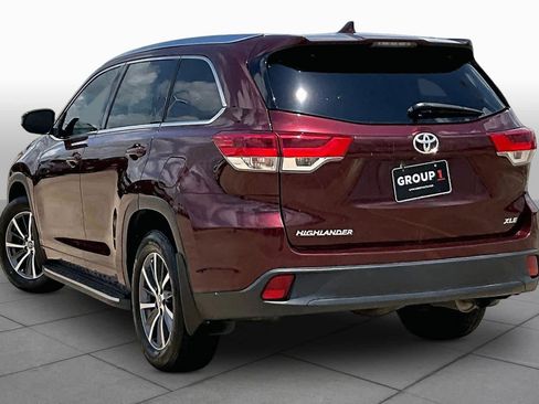 Used 2017 Toyota Highlander XLE FWD image 12