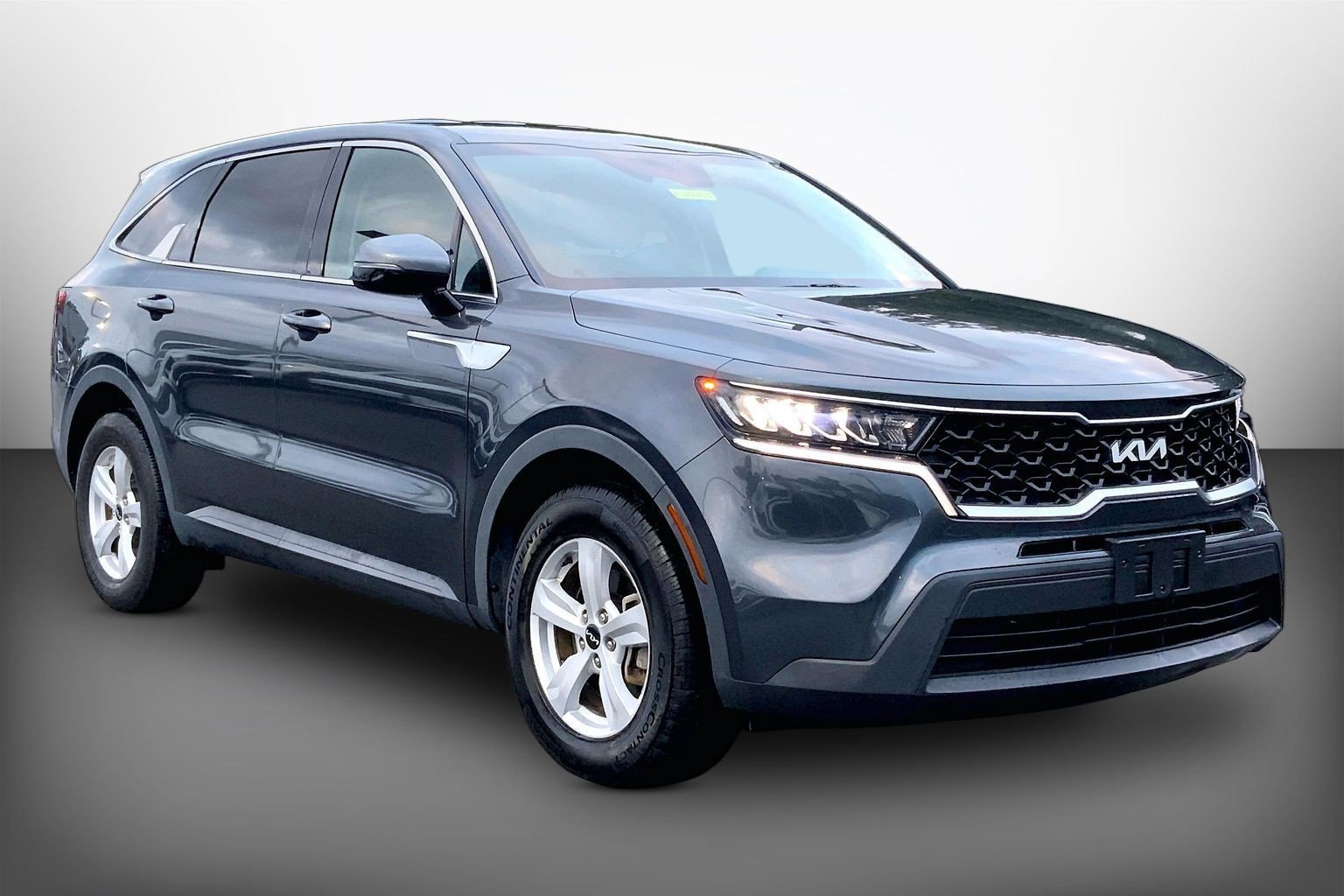 Used 2023 Kia Sorento LX FWD image 3