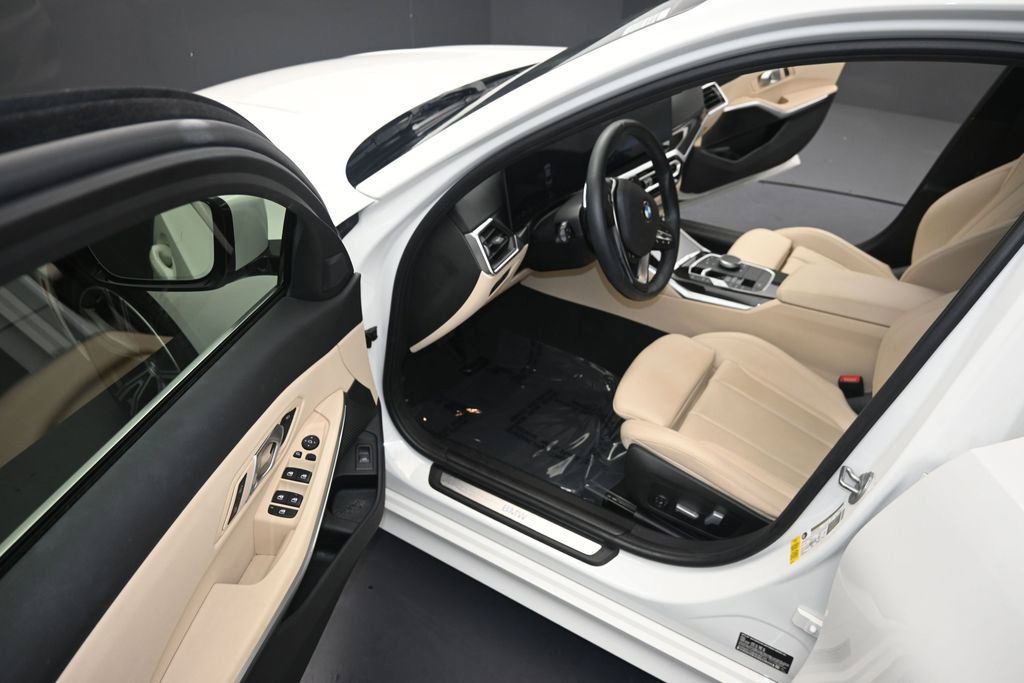 Used 2024 BMW 330i Sedan w/ Premium Package RWD image 13