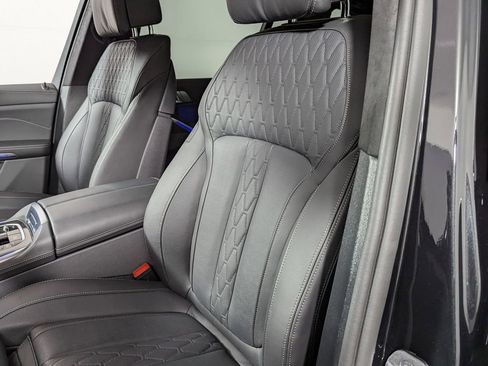Used 2026 BMW X7 M60i image 21