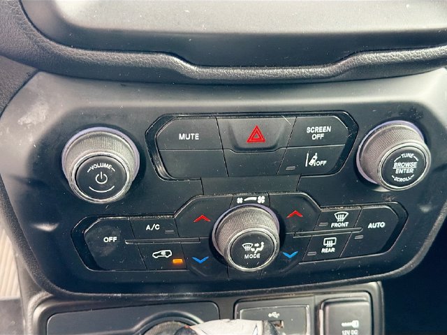 Used 2021 Jeep Renegade Limited AWD/4WD image 20