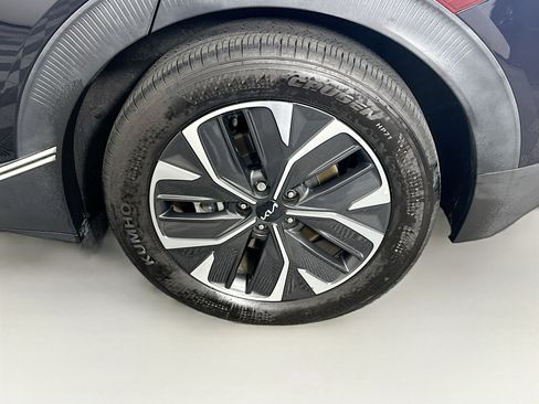 Used 2023 Kia EV6 Light image 11