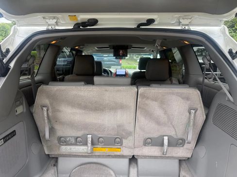 Used 2009 Toyota Sienna XLE FWD image 23