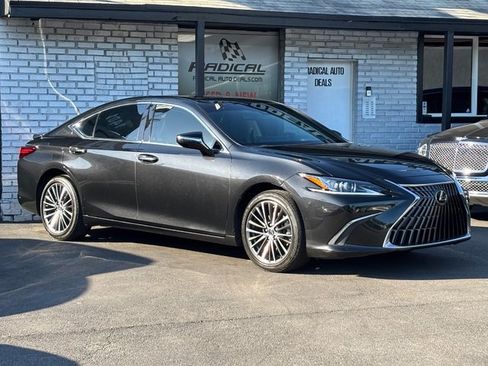 Used 2024 Lexus ES 300h w/ Premium Package FWD image 8