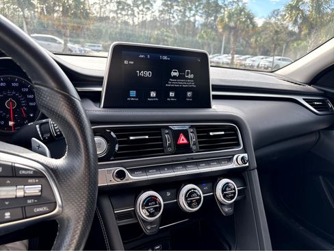 Used 2021 Genesis G70 2.0T image 11