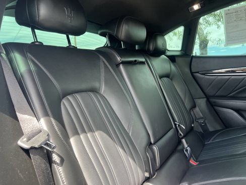Used 2019 Maserati Levante image 34