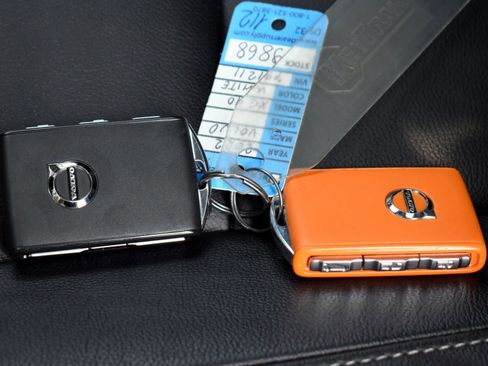 Used 2022 Volvo XC40 T5 Momentum w/ Premium Package image 31