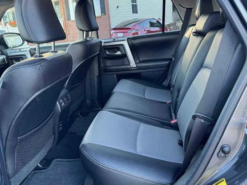 Used 2015 Toyota 4Runner SR5 Premium image 10