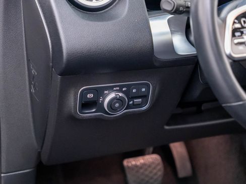 Used 2023 Mercedes-Benz GLB 250 4MATIC image 20
