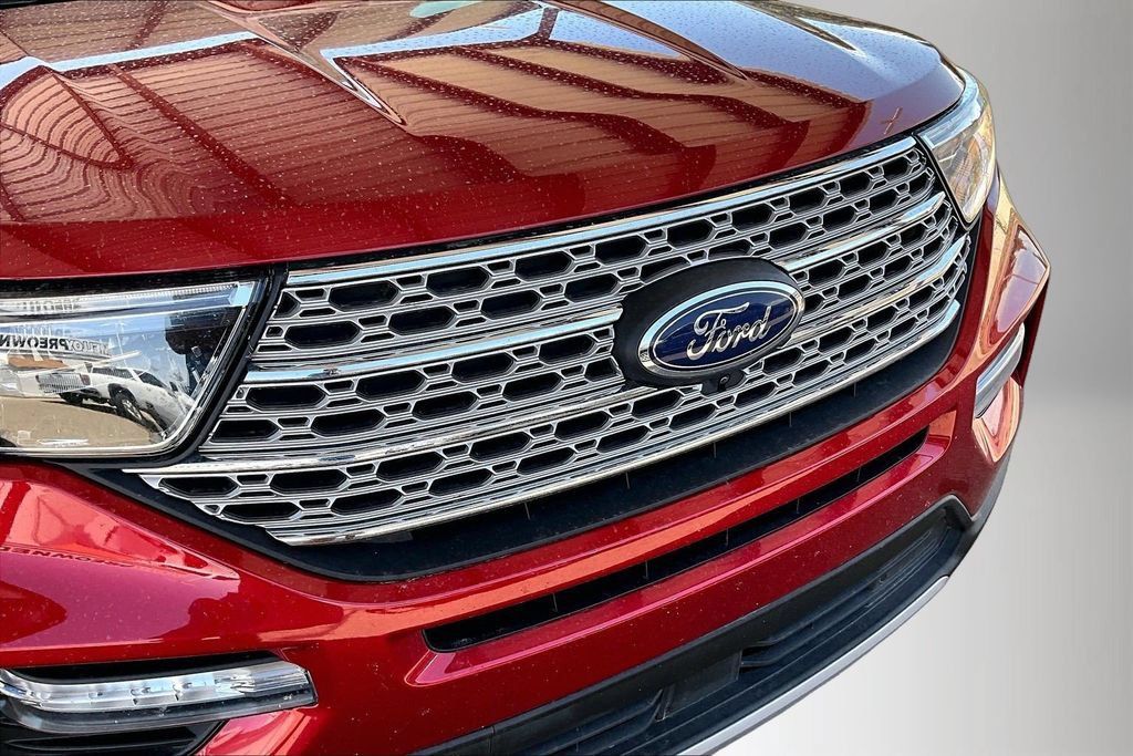 Used 2022 Ford Explorer Limited w/ Equipment Group 301A AWD/4WD image 31