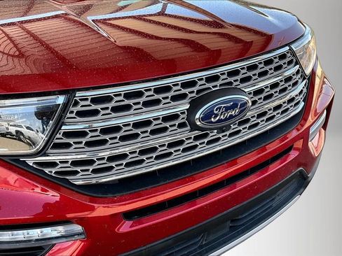 Used 2022 Ford Explorer Limited w/ Equipment Group 301A AWD/4WD image 31