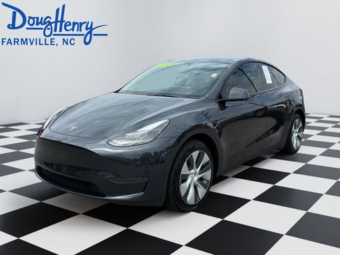 Used 2024 Tesla Model Y Long Range RWD image 1