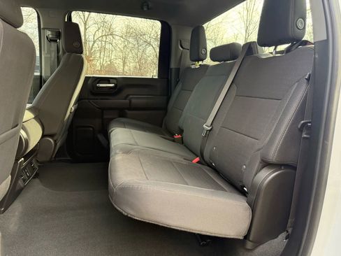 Used 2024 Chevrolet Silverado 2500 Custom w/ Custom Value Package image 15