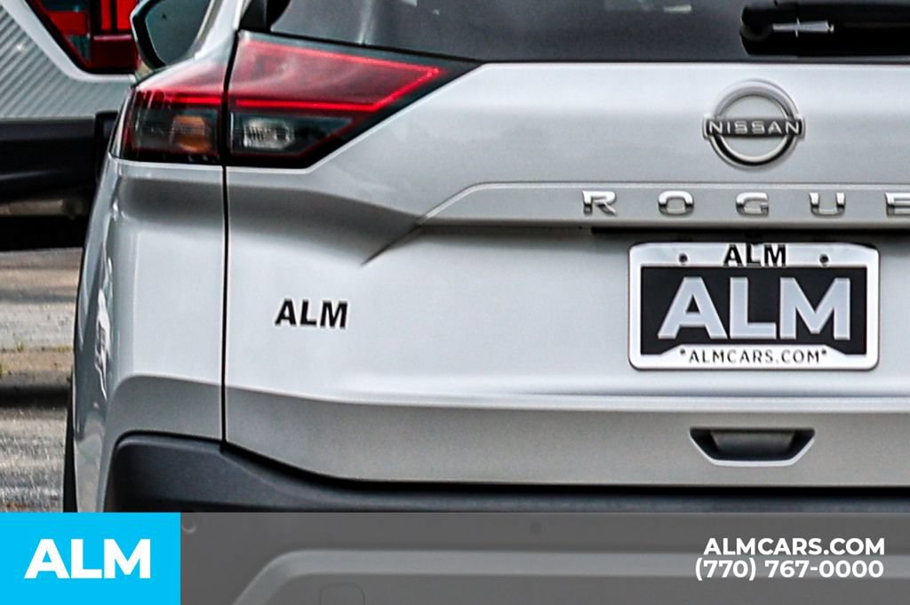 Used 2023 Nissan Rogue SV AWD/4WD image 12
