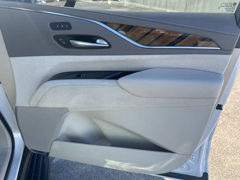 Used 2021 Cadillac Escalade Sport Platinum image 48