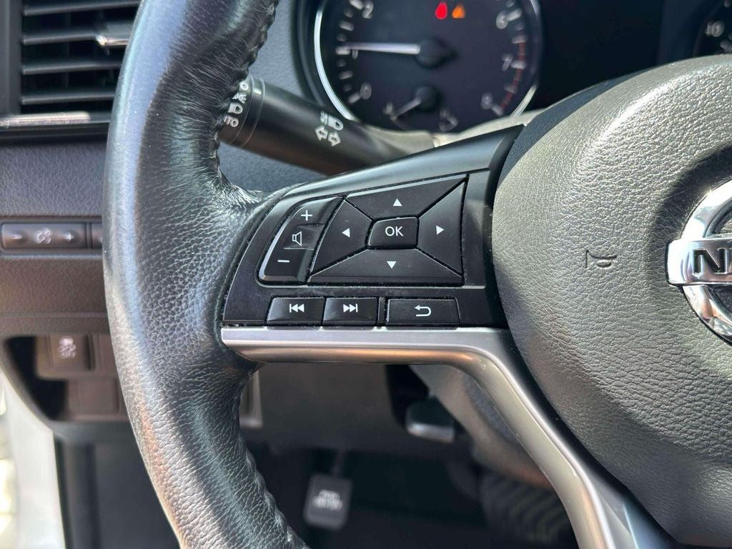 Used 2018 Nissan Rogue SV AWD/4WD image 21
