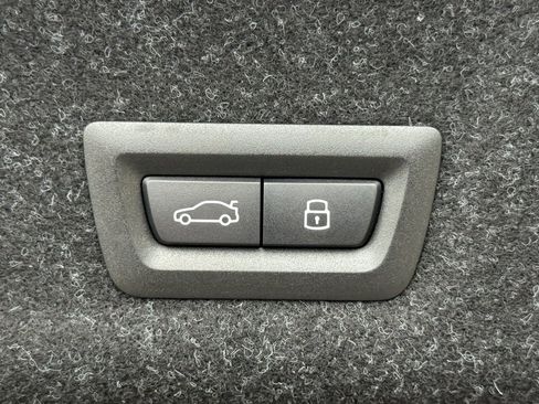 New 2026 BMW 330i Sedan w/ Premium Package image 15