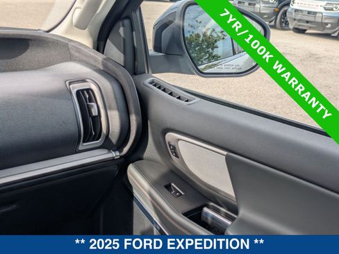 Certified 2025 Ford Expedition Active AWD/4WD image 21