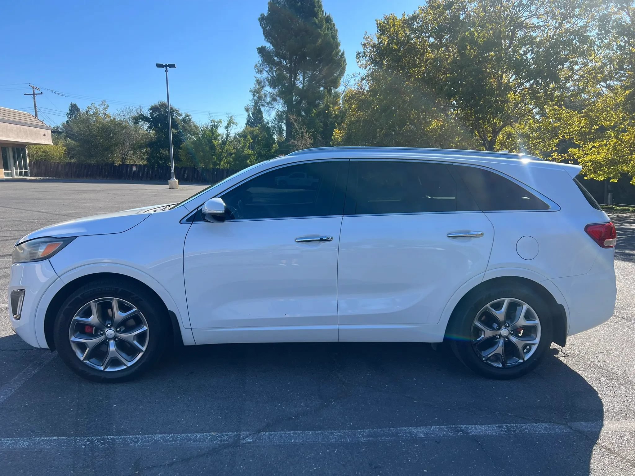 Used 2016 Kia Sorento SX FWD image 4