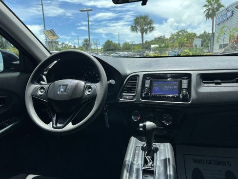 Used 2022 Honda HR-V LX image 30