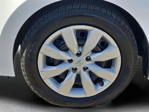 Used 2016 Toyota Corolla L image 8