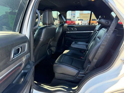 Used 2018 Ford Explorer Sport image 10