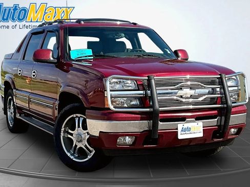 Used 2005 Chevrolet Avalanche 4x4 image 3